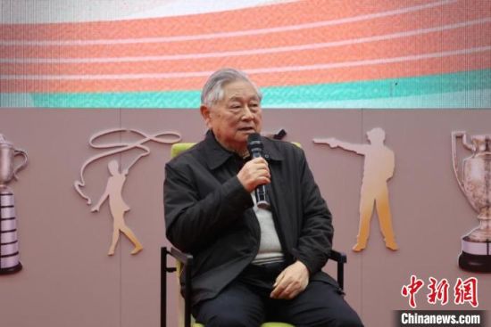 　　4月23日，国际乒乓球联合会终身名誉主席徐寅生发表演讲。(国际乒联博物馆和中国乒乓球博物馆供图)